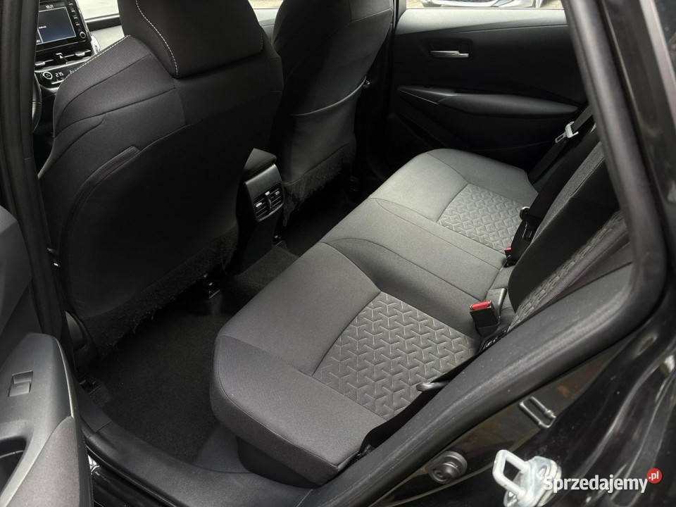 Toyota Corolla 18 Hybrid COMFORT TECH salon światła przeciwmgielne Warszawa