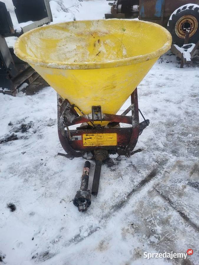 Rozsiewacz do nawozu Lejek w oryginalnym stanie uszkodzony kujawsko-pomorskie Wąbrzeźno