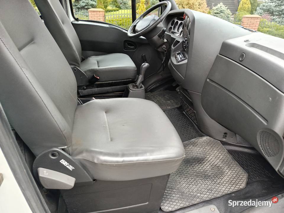 Iveco Daily doinwestowany aluminiowy najazd 5 m Rok produkcji 2002 Staszów