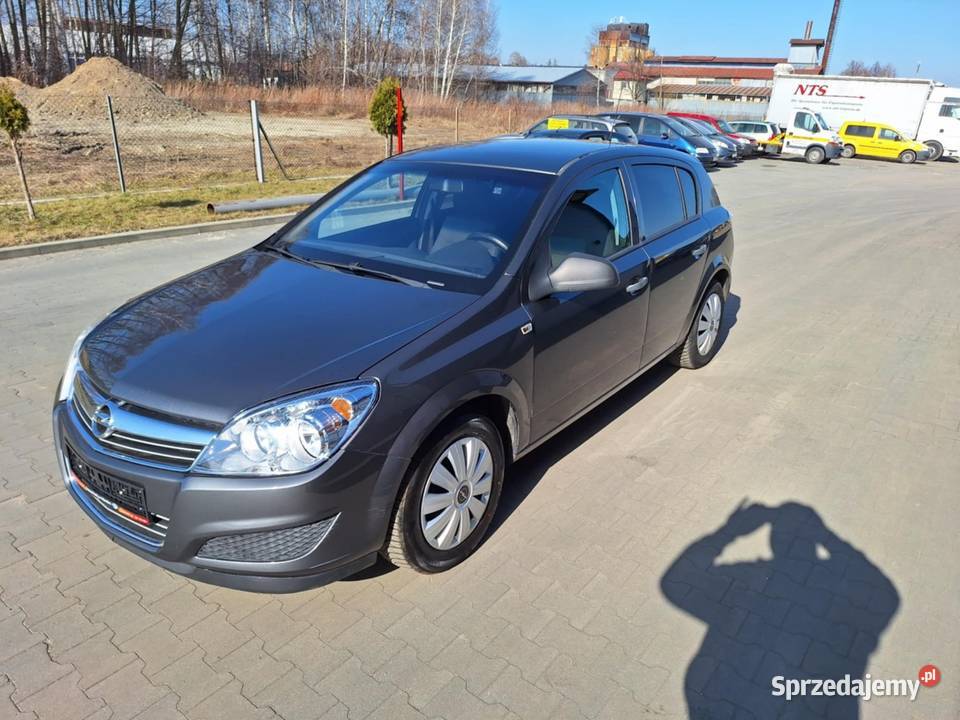Opel Astra H 14 benz 2009r Zarejestrowany w Polsce małopolskie Ładna
