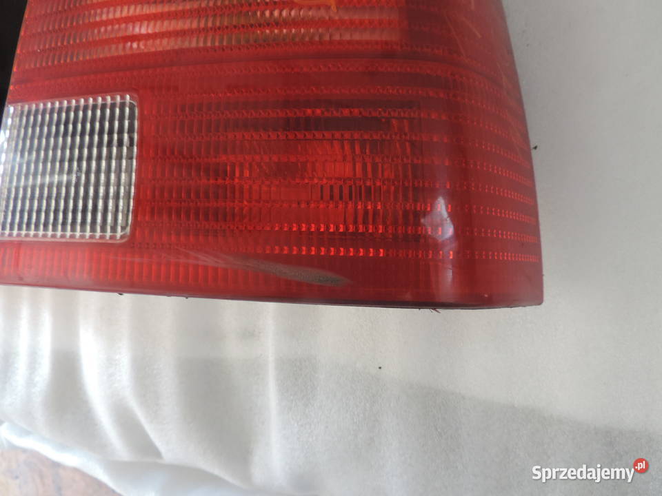 VW PASSAT B5 SEDAN LAMPA PRAWY TYŁ Nowy Sącz