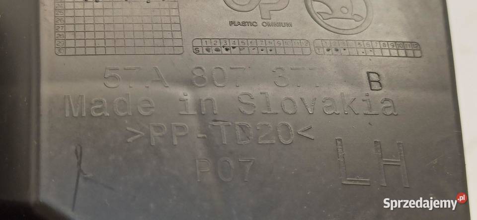 SKODA KAROQ ŚLIZG ZDERZAKA LEWY TYŁ 57A807377B osobowe