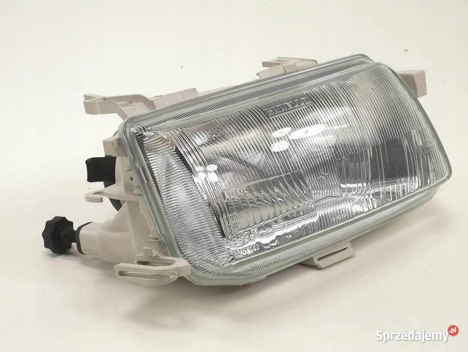 LAMPA PRAWY PRZÓD OPEL ASTRA F 2001 MAGNETI osobowe