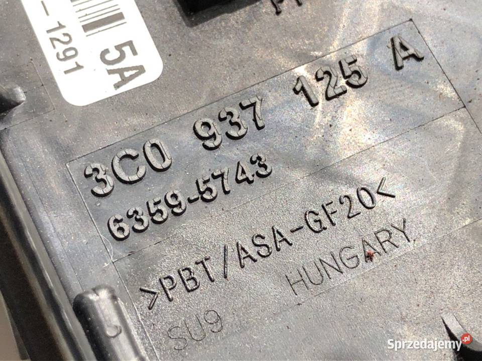 SKRZYNKA BEZPIECZNIKÓW VW TIGUAN 3C0937125A SUV