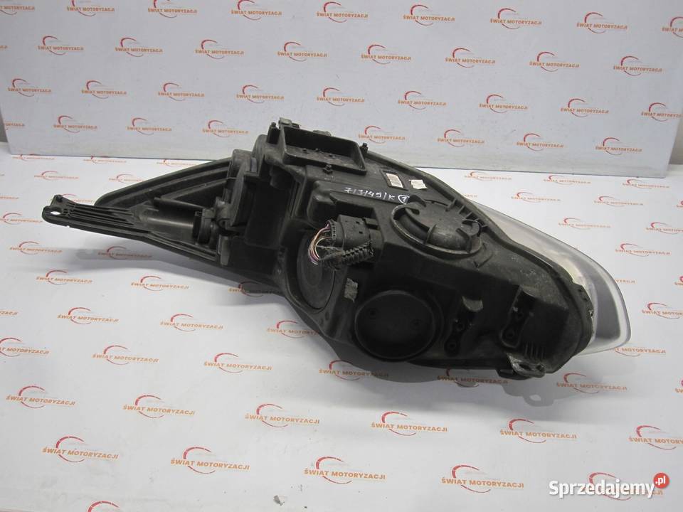 FORD FOCUS MK3 III 13r lampa prawa przód ANGLIK