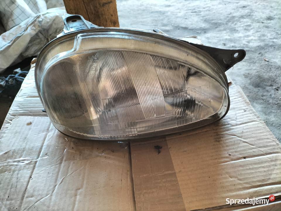 OPEL CORSA B PRAWA LAMPA PRZÓD BEZ SILNICZKA Kamień-Kolonia