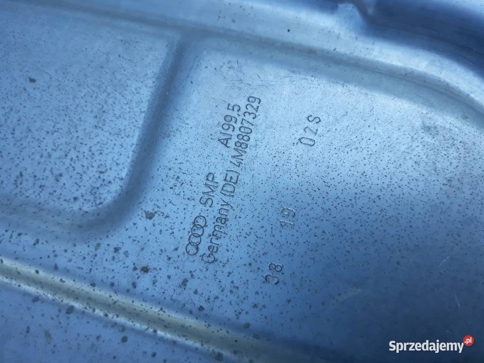 AUDI Q8 MOCOWANIE DOLNEJ OSŁONY ZDERZAKA