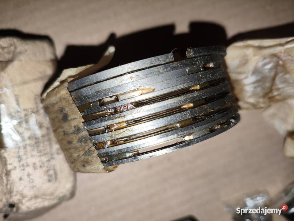 Cylindry szlifie 7850 z tłokami Almot 7845 Ural wielkopolskie Leszno sprzedam