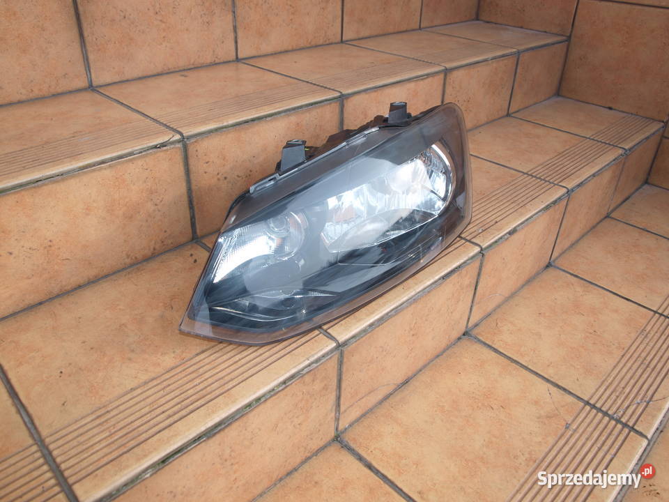 VW Polo 5 V lampa lewa przód zwykła 2009 2014r
