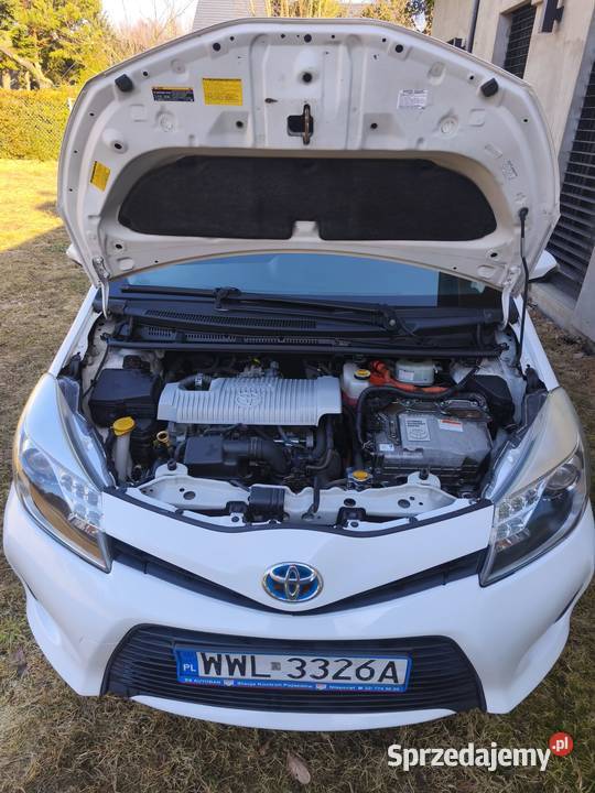 Toyota Yaris 15 Hybryda Automat Kamera 2 kpl sprzedam