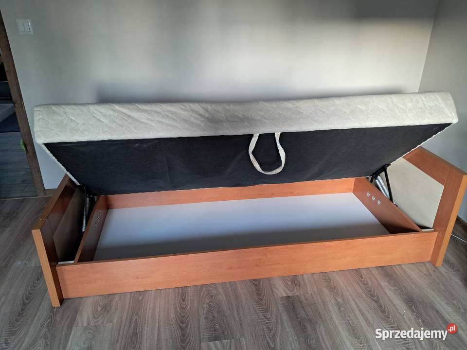 Sprzedam łóżka z materacem 90cm Dębica