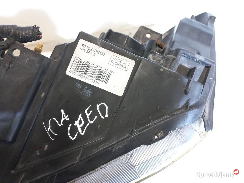 LAMPA PRZEDNIA PRAWA KIA CEED 921021H000 prawe