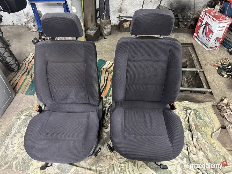 Fotele przód Audi 80 Andrychów