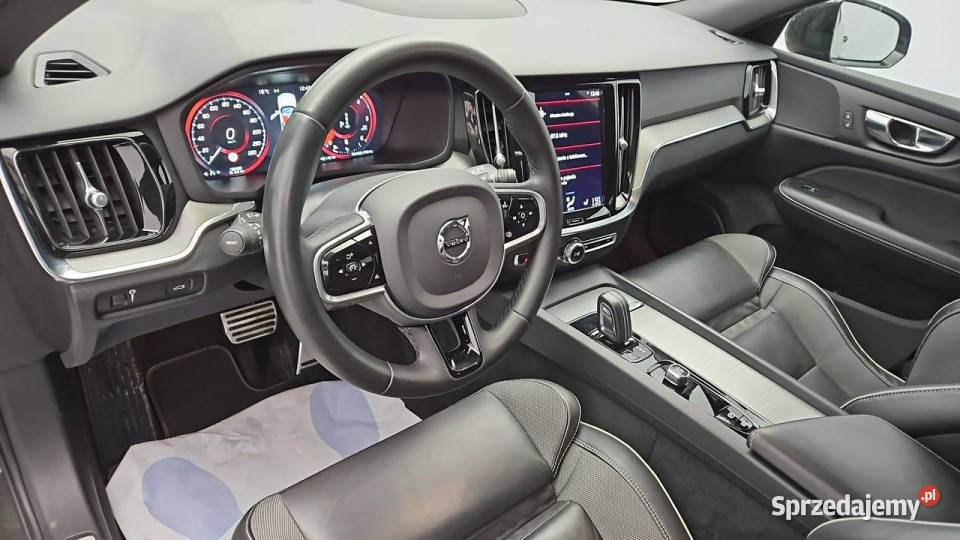 Volvo V60 B4 D Plus Dark aut Z Polskiego Salonu Warszawa