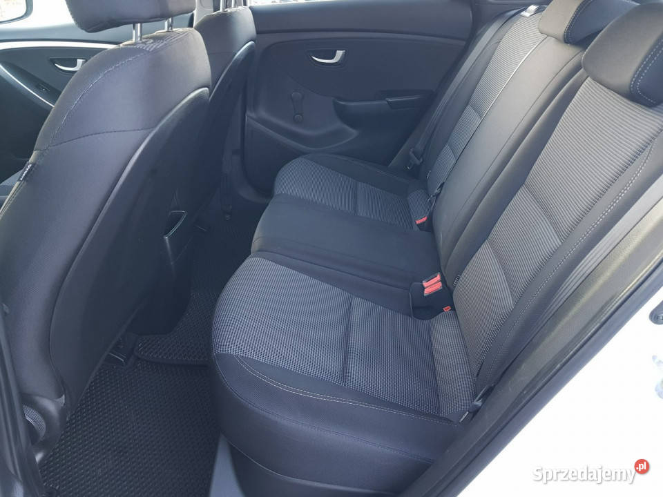 Hyundai i30 14 Benzyna Klima Zarejestrowany biały