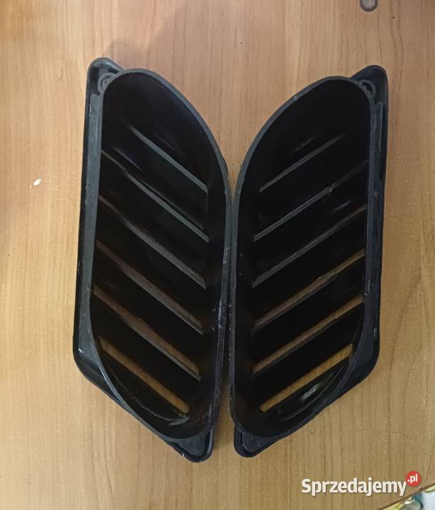 boczne osłony wlotu powietrza fiat 126p maluch osobowe Godziszka