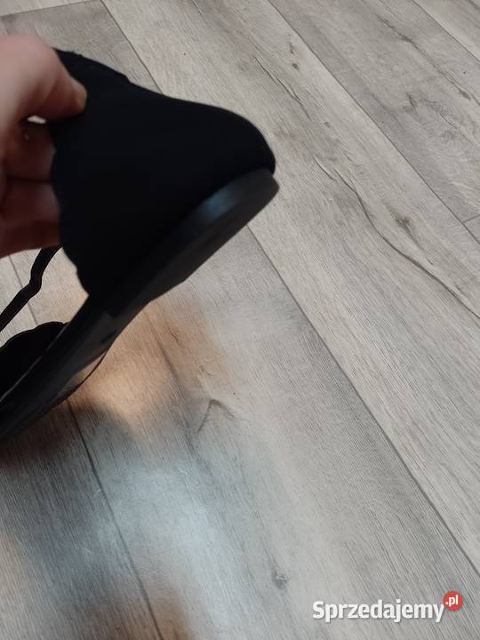 42 Czarne baleriny wieczorowe z zapięciem NOWE