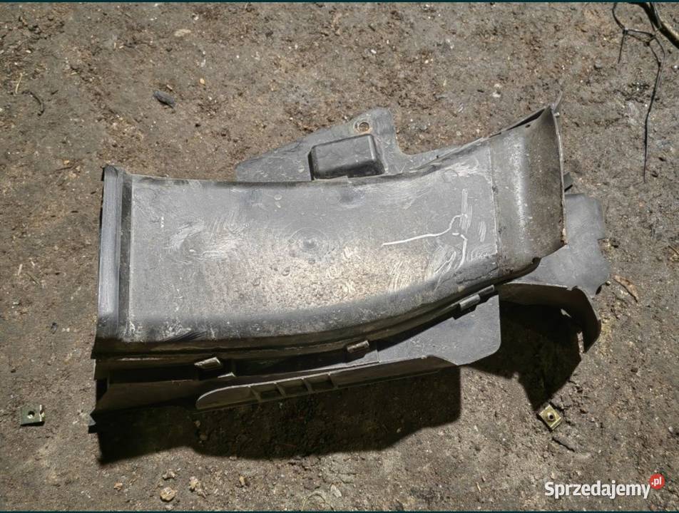 Wlot kanał powietrza na tarczę hamulcową BMW E46 osobowe Pozostałe Żory