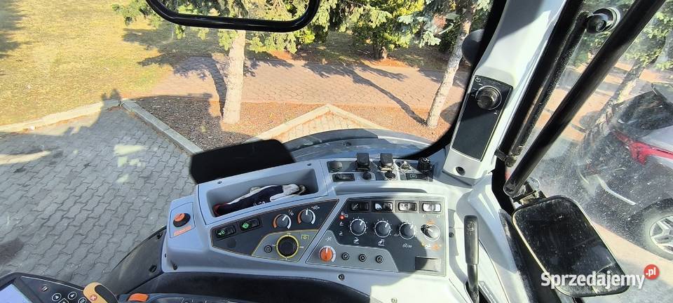 Ciągnik Valtra N174