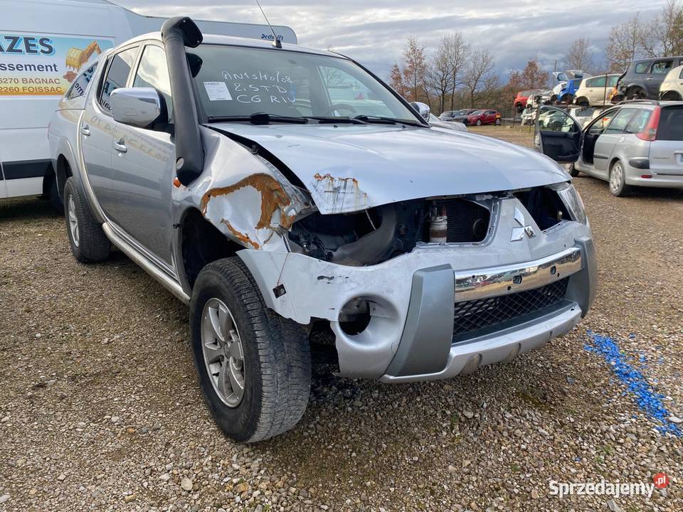 MITSUBISHI L200 25 TD 136 Instyle EC139 napęd 4x4 Przemyśl