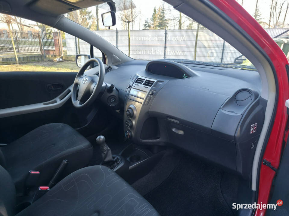 Toyota Yaris 10 Benzyna Serwisowany Gwarancja II nieuszkodzony Piekoszów sprzedam