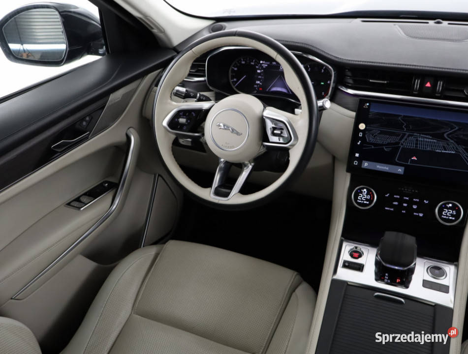 Jaguar FPace D200 AWD nawigacja