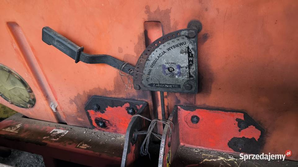 Rozsiewacz do nawozów solarka posypywarka do nieuszkodzony Książ Wielki