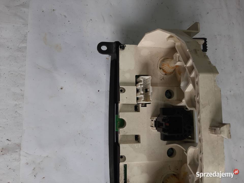 Mazda 3 panel klimatyzacji nawiewu powietrza Ksawerów