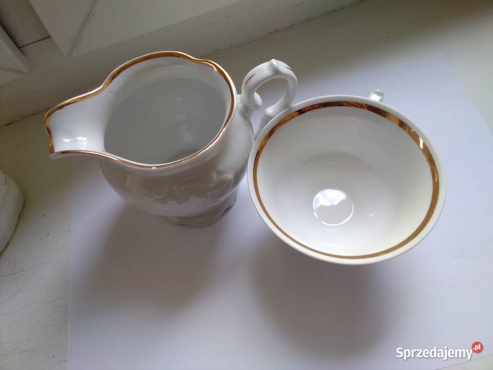 Filiżanki porcelanowe z mlecznikiem biały