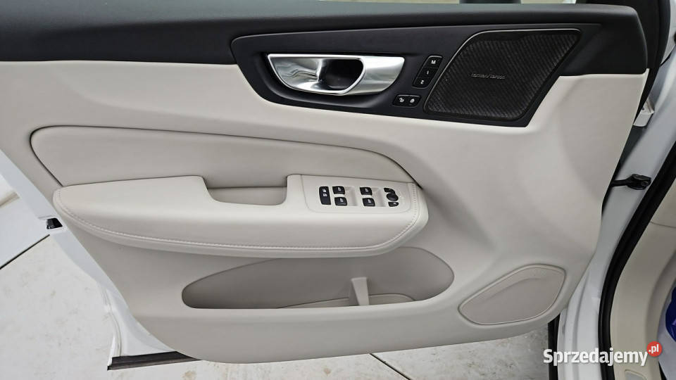 Volvo XC 60 T8 PlugIn AWD Ultimate Bright Z gniazdo USB Warszawa