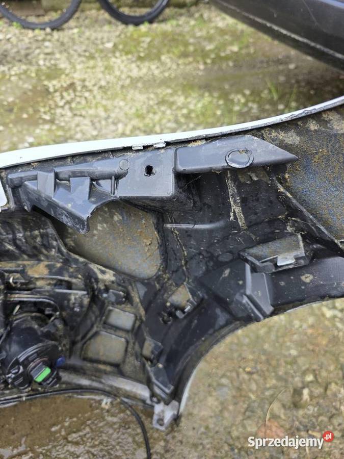 Zderzak przedni Renault Megane 3 hatchback Zderzaki małopolskie Grybów sprzedam
