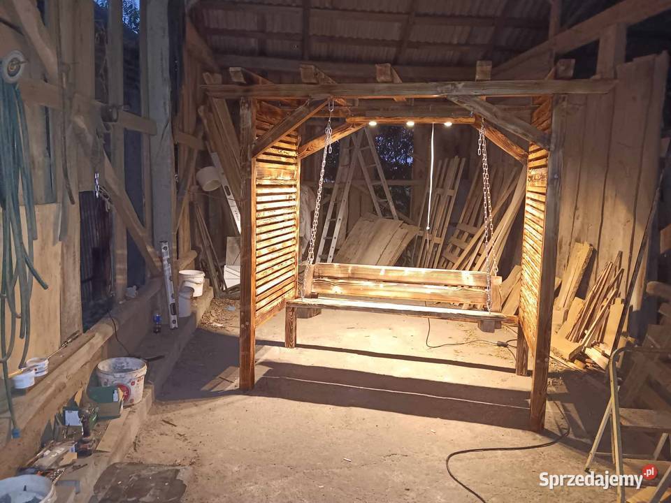 Pergola z morzliwościo z ławeczko jako huśtawka Ciechanów