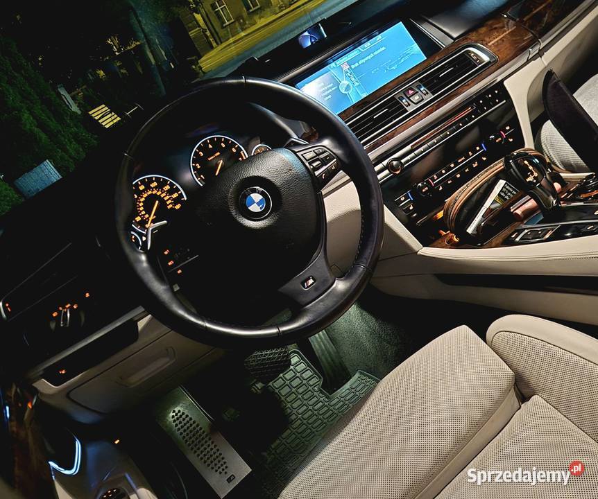 BMW M750i MSport 449LCIniski przebieg nieuszkodzony