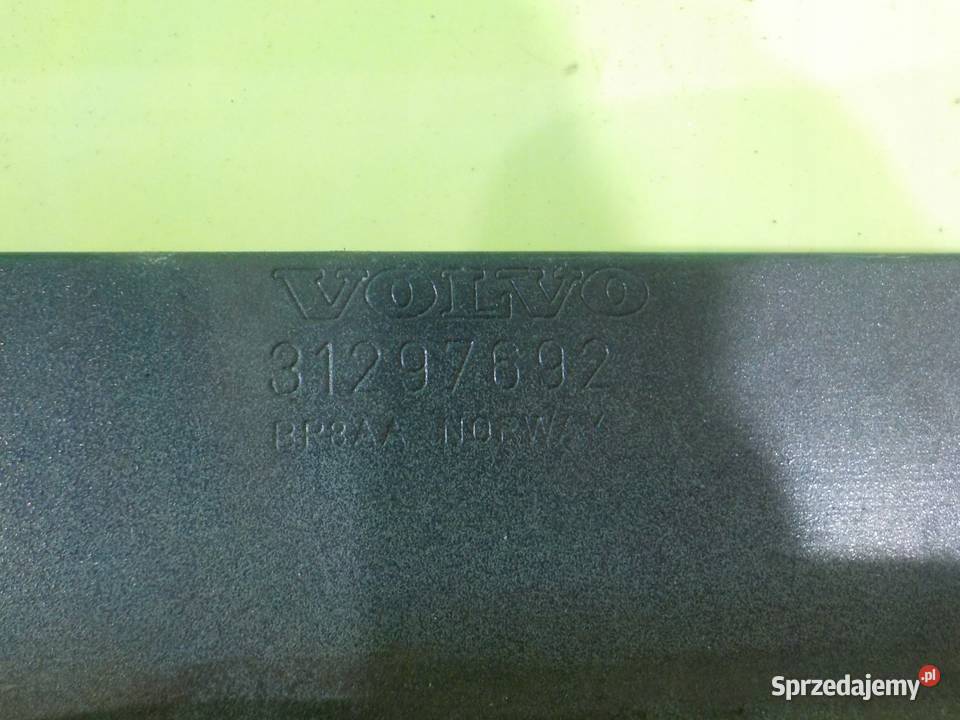 VOLVO XC60 24 D 09r KOMBI 5D belka zderzaka osobowe Suków