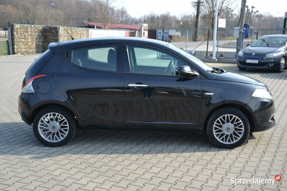 Lancia Ypsilon 12 benzynka 70 klimatyzacja fajny Kęty