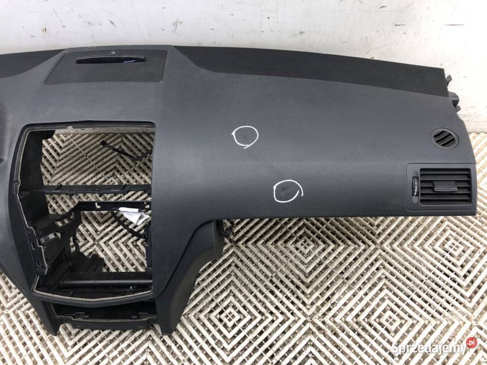 KOKPIT Z PODUSZKĄ PASAŻERA MERCEDES S204 osobowe Deski rozdzielcze, konsole