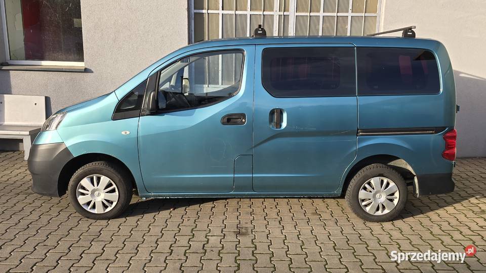 Nissan NV 200 16 benzyna 2010r 5 osób 110KM