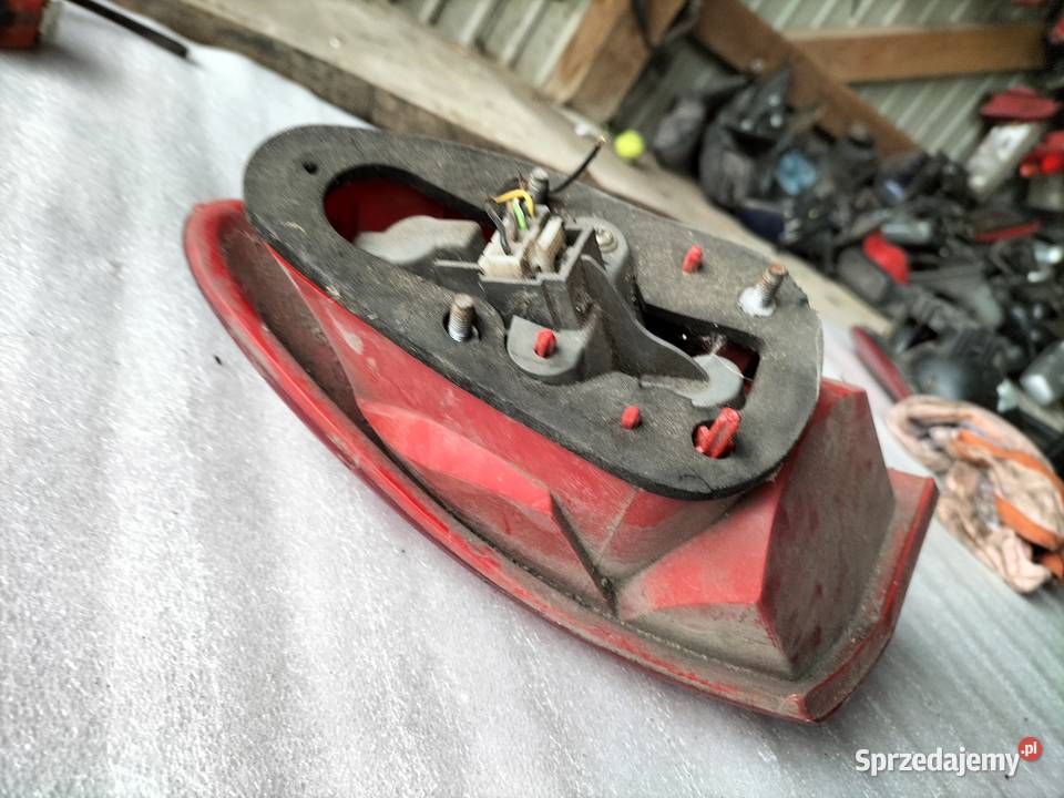 Alfa Romeo 147 LAMPA TYLNA TYŁ LEWA Oświetlenie
