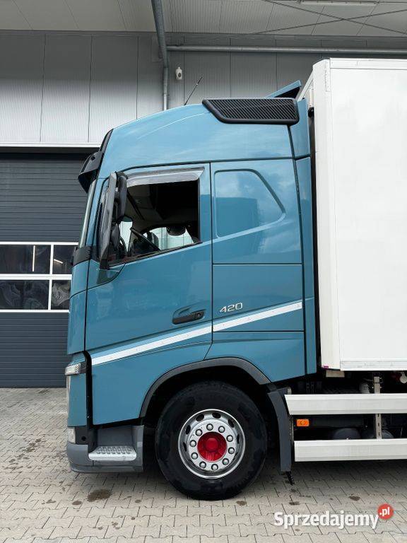Chlodnia 3 osiowe Volvo FH 420 przejazdowka automatyczna sprzedam