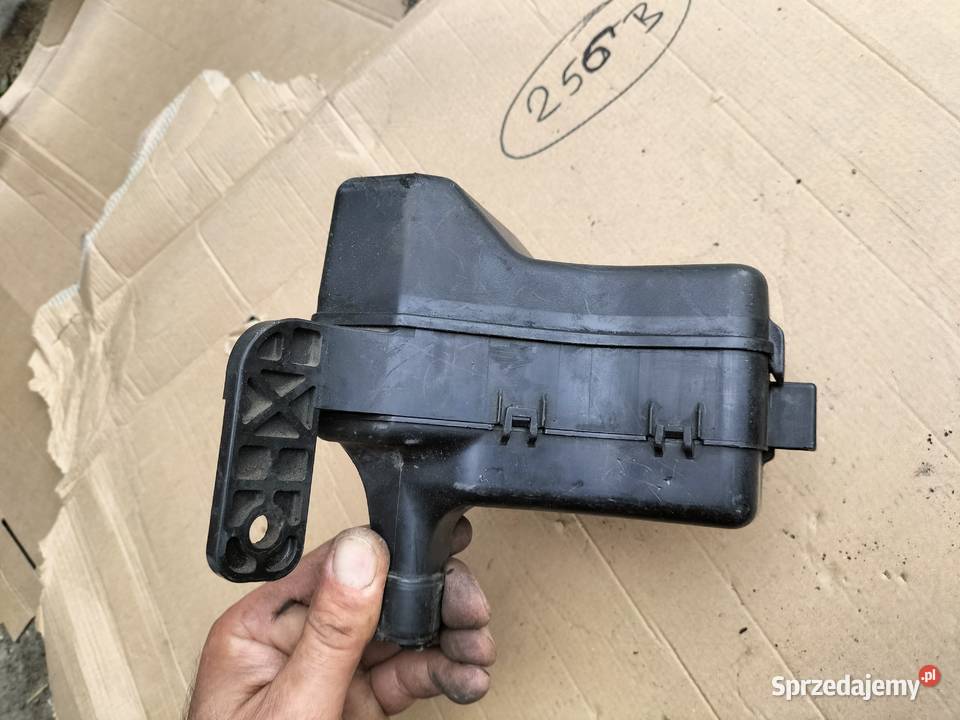 TOYOTA AVENSIS T25 20 D4D SKRZYNKA BEZPIECZNIKÓW Kamień-Kolonia sprzedam