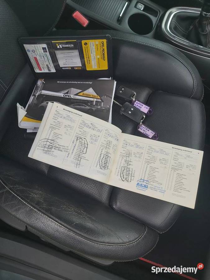 Astra J Kombi Cosmo Skóry fotele AGR wielofunkcyjna kierownica Syców sprzedam