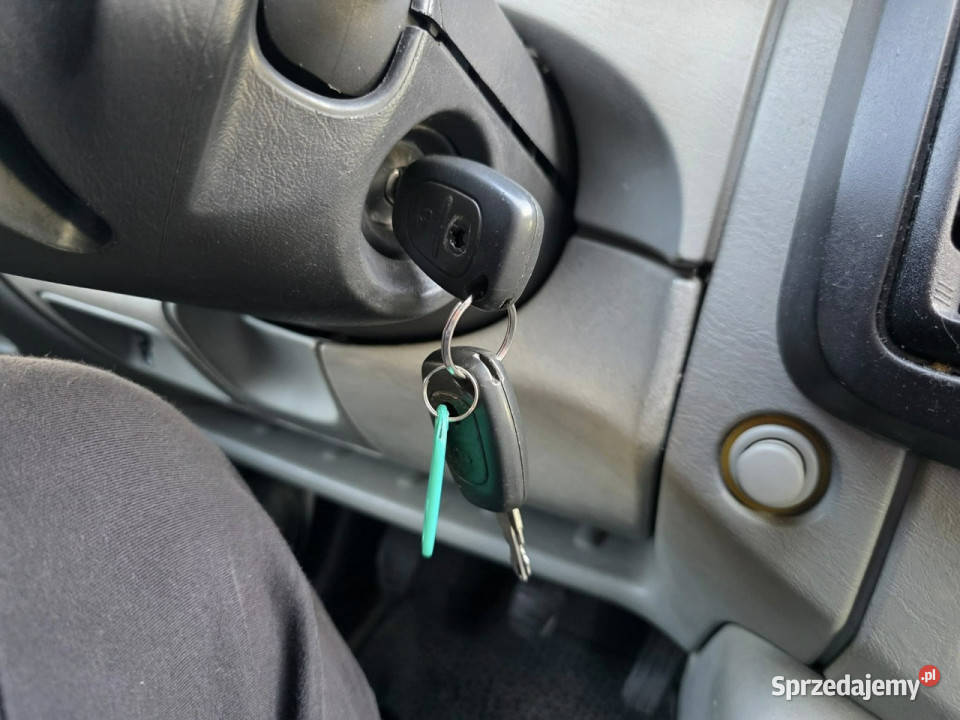 Renault Trafic 19 DCI 100 Klimatyzacja Hak Rok produkcji 2005 Słupsk sprzedam
