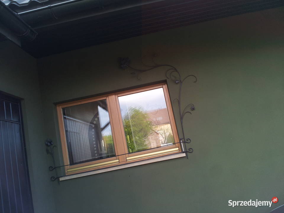 Kwietnik metalowy na okna czarny Pszczyna