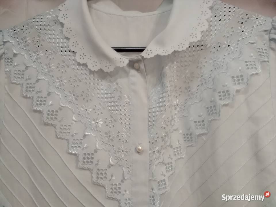 Bluzka damska z kołnierzykiem haftowana