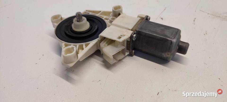 MERCEDES VITO W447 SILNICZEK SZYB PRAWY PRZÓD