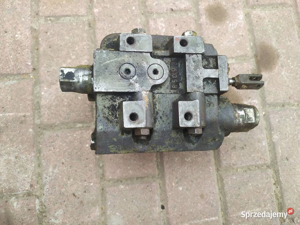 Rozdzielacz hydrauliczny jazdy Części zamienne Pniówek sprzedam