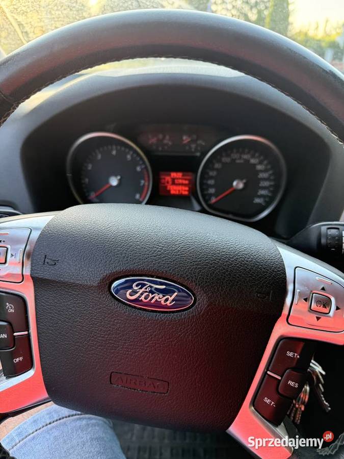 Ładny Ford Mondeo Wałcz