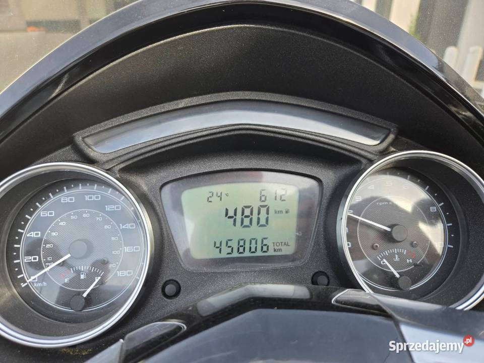 Piaggio X10 125 Komfortowy Maxiskuter na kat B sprowadzony