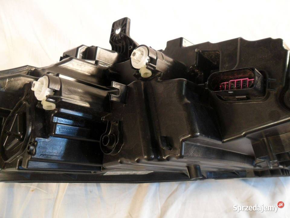 Reflektor Przód strona prawa Skoda Enyaq iV TS21 wielkopolskie Nowy Tomyśl