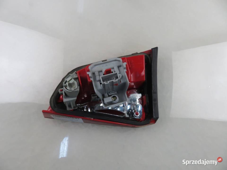 LAMPA LEWA TYLNA KLAPA AUDI A4 B8 Avant 20072015